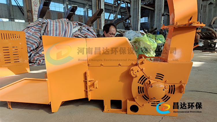 750-422树枝粉碎车-1.jpg