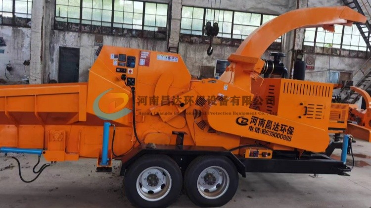 内蒙古客户订购hc-6175大型移动柠条粉碎机2.jpg