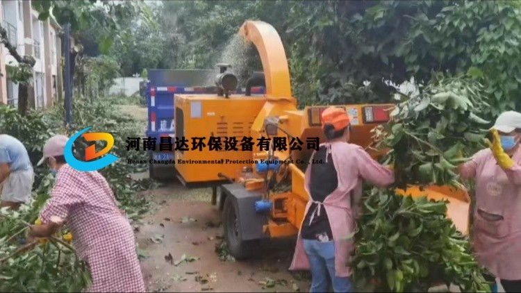 河南昌达HC-6145树枝粉碎机浙江杭州客户现场2.jpg