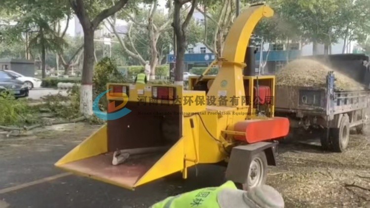 6145园林绿化树枝粉碎机河北石家庄客户使用现场