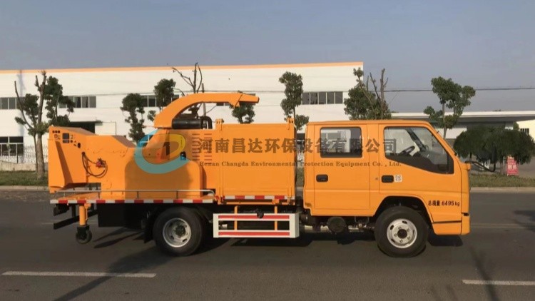 湖北客户定制车载式树枝粉碎车主机2.jpg